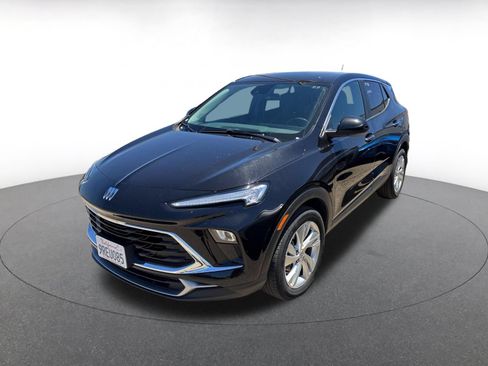 Used 2025 Buick Encore GX Preferred FWD image 2