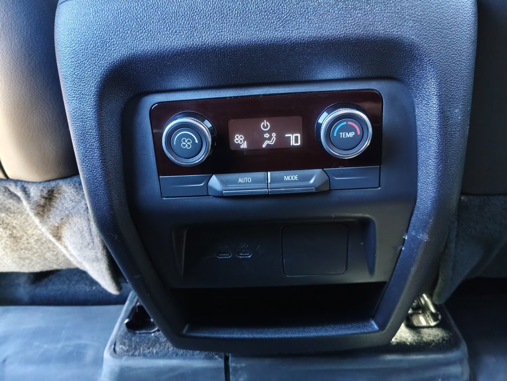 Used 2026 Buick Enclave Sport Touring w/ LPO, All-Weather Package AWD/4WD image 8