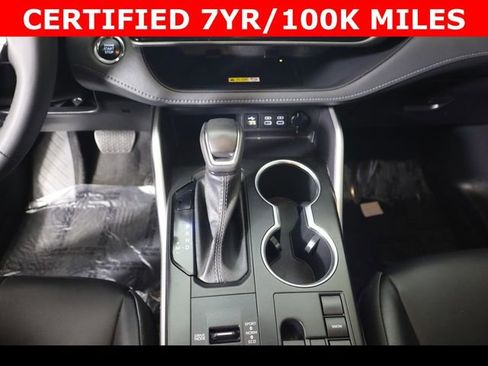 Used 2023 Toyota Highlander XLE FWD image 24