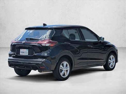 Used 2022 Nissan Kicks S FWD image 5