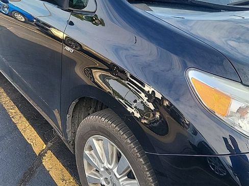 Used 2016 Toyota Sienna LE AWD/4WD image 2