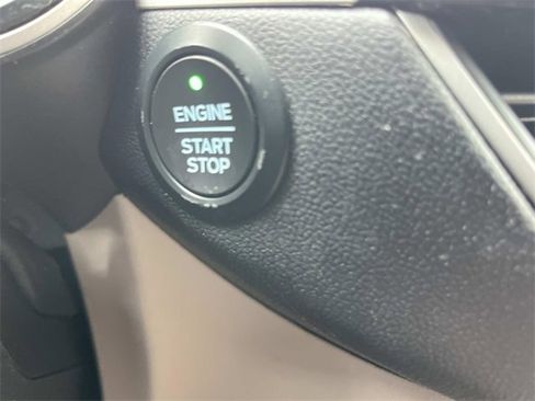 Used 2020 Ford Escape SE image 35