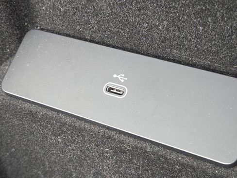 Used 2025 Land Rover Discovery Sport S image 17