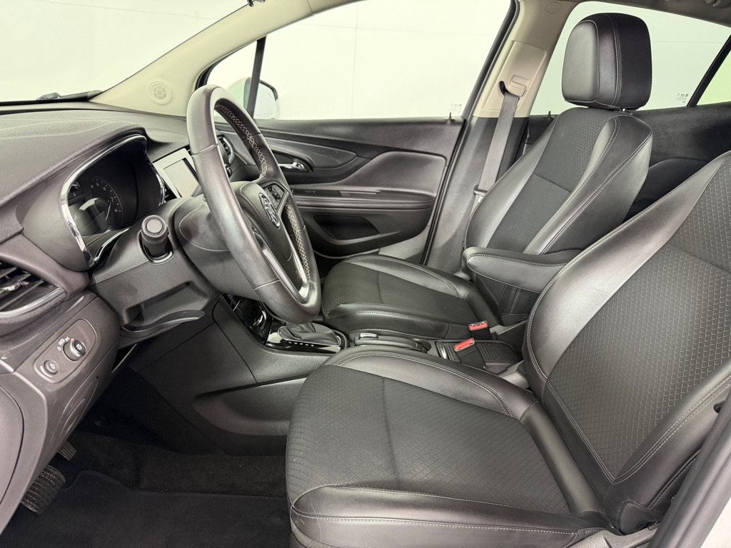 Used 2022 Buick Encore Preferred w/ Safety Package FWD image 10