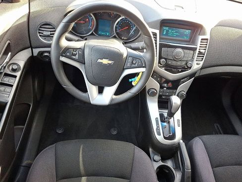 Used 2014 Chevrolet Cruze LT image 16
