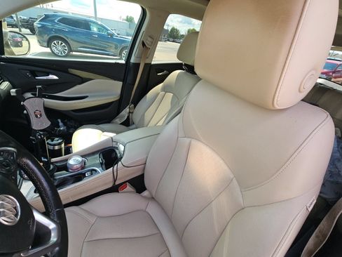 Used 2019 Buick Envision Essence FWD image 4