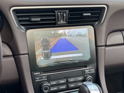 Used 2019 Porsche 911 image 52