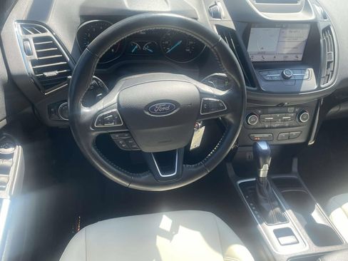 Used 2018 Ford Escape SEL w/ SEL Sport Appearance Package FWD image 15