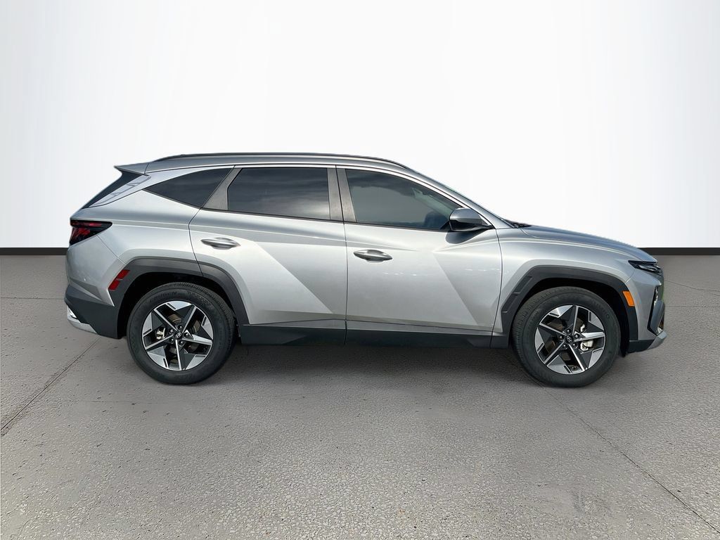 Used 2025 Hyundai Tucson SEL FWD image 8
