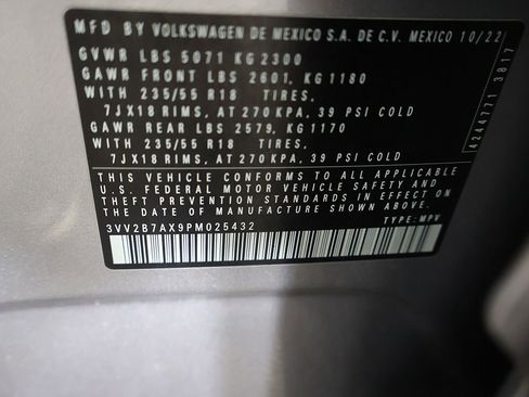 Used 2023 Volkswagen Tiguan SE image 38