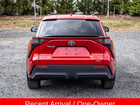 Used 2023 Toyota bZ4X XLE AWD/4WD image 6