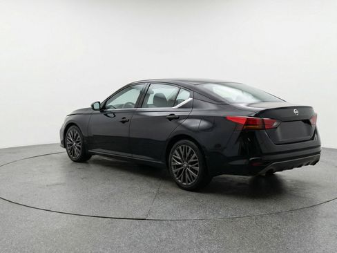 Used 2025 Nissan Altima 2.5 SV FWD image 6