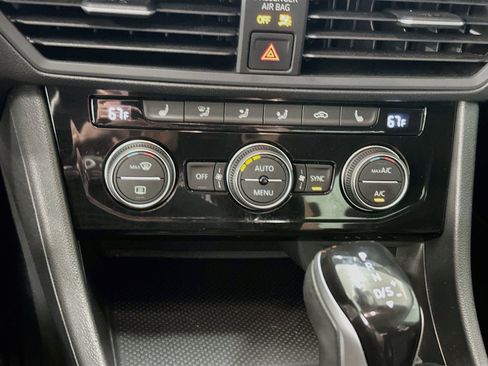 Used 2022 Volkswagen Jetta SE FWD image 24