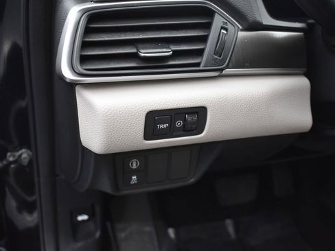 Used 2018 Honda Accord LX image 9