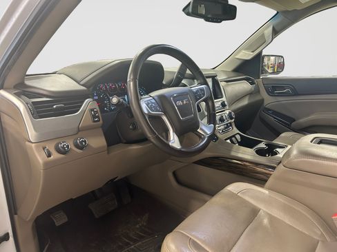 Used 2020 GMC Yukon SLT w/ Premium Edition AWD/4WD image 10