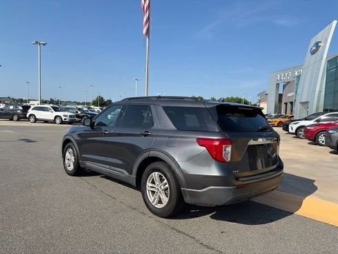 Used 2020 Ford Explorer XLT RWD image 3