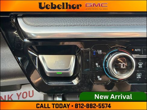 Used 2023 GMC Sierra 1500 Denali w/ Denali Reserve Package AWD/4WD image 23