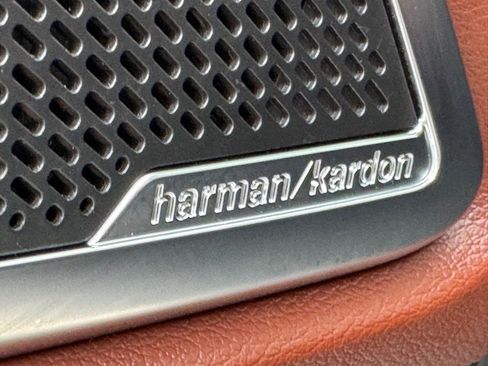 Used 2024 Kia Telluride SX w/ Towing Package image 16