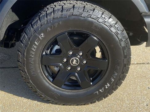 Certified 2024 Ford Bronco Black Diamond image 8