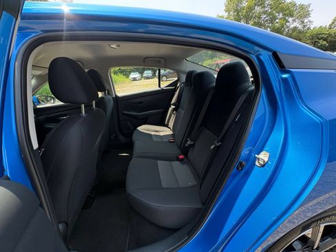 Used 2025 Nissan Sentra SV FWD image 22