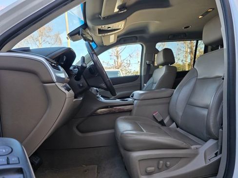 Used 2019 GMC Yukon XL SLT image 9