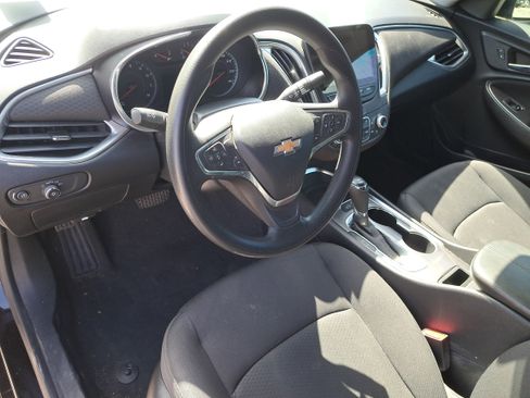 Used 2020 Chevrolet Malibu LT image 13
