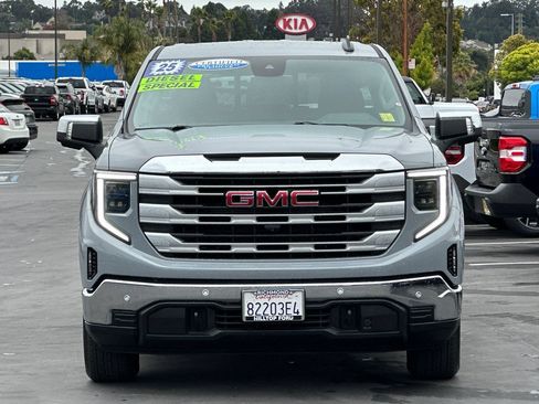 Used 2025 GMC Sierra 1500 SLE w/ Preferred Package AWD/4WD image 12