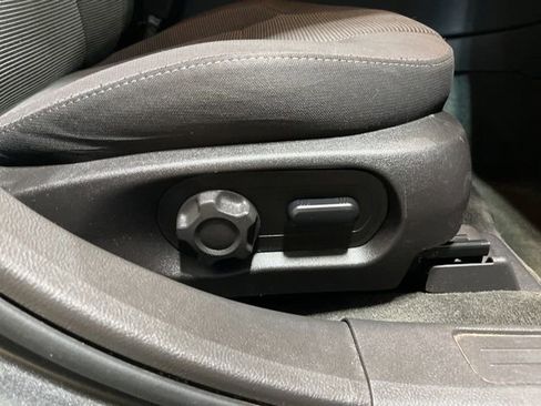 Used 2016 Ford Taurus SEL w/ Equipment Group 201A AWD/4WD image 26
