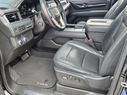 Used 2023 GMC Yukon Denali image 11