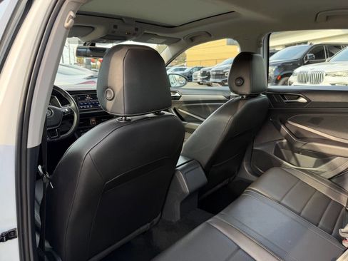 Used 2021 Volkswagen Jetta SE FWD image 25