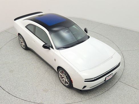 Used 2024 Dodge Charger Daytona Scat Pack w/ Plus Group AWD/4WD image 23