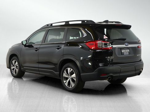 Used 2025 Subaru Ascent Premium image 3