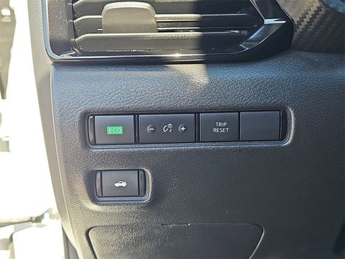 Used 2025 Nissan Sentra SV w/ All-Weather Package image 25