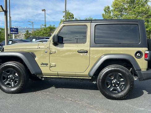 Used 2025 Jeep Wrangler Sport AWD/4WD image 8