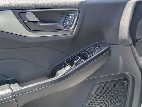 Used 2025 Ford Escape Active AWD/4WD image 16