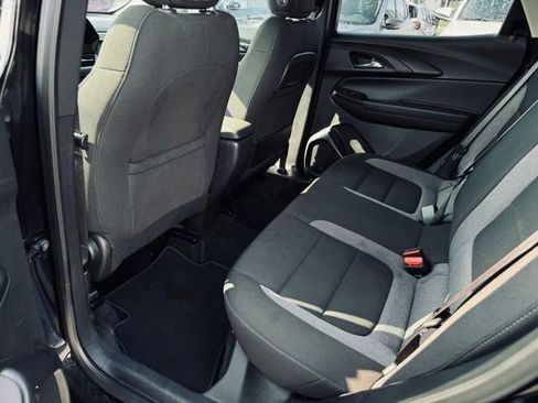 Used 2025 Chevrolet TrailBlazer LT AWD/4WD image 18