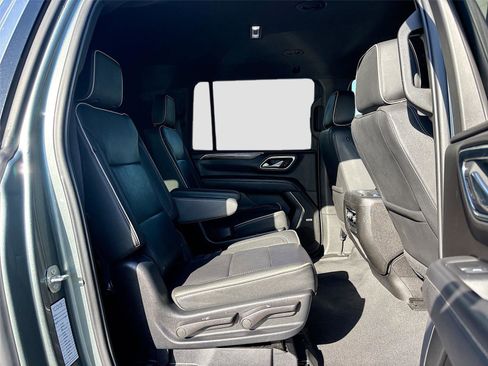 Used 2023 Chevrolet Suburban Premier image 32