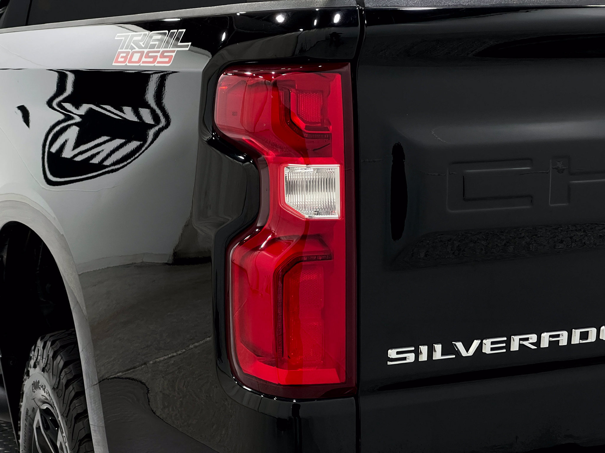 Used 2019 Chevrolet Silverado 1500 LT Trail Boss AWD/4WD image 33