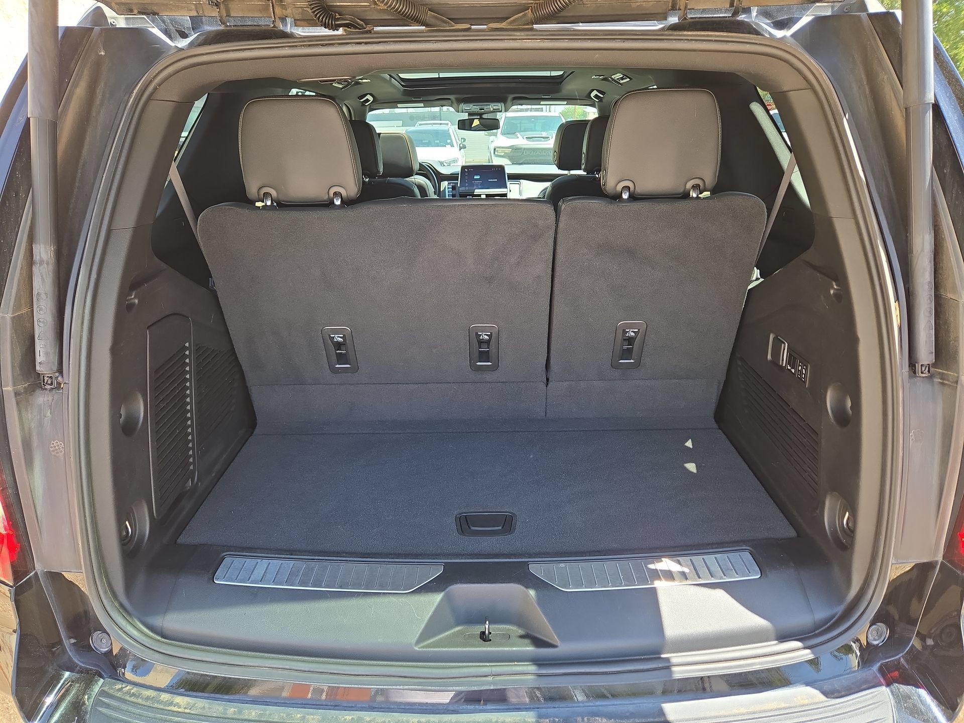 Used 2023 GMC Yukon AT4 AWD/4WD image 12