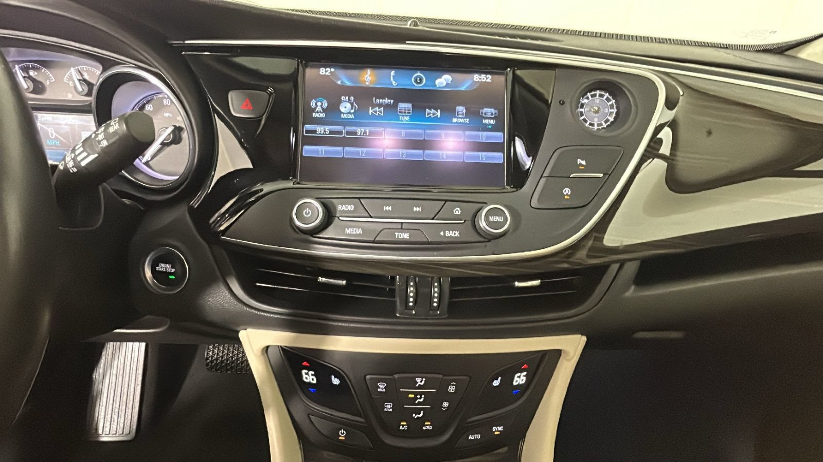 Used 2020 Buick Envision Essence FWD image 28
