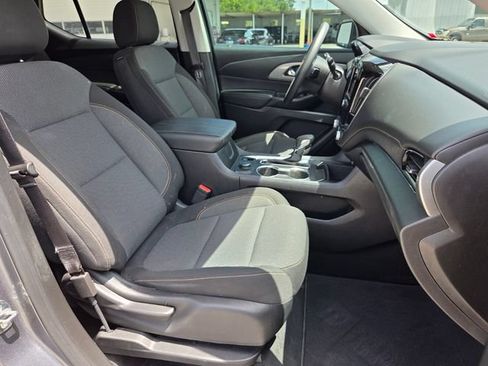 Used 2021 Chevrolet Traverse LS FWD image 16