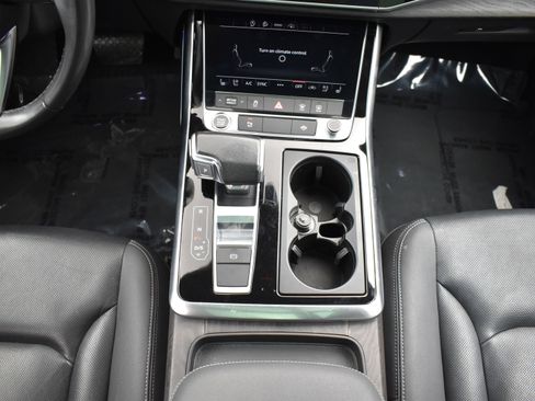 Used 2021 Audi Q8 Premium Plus w/ Premium Plus Package image 16