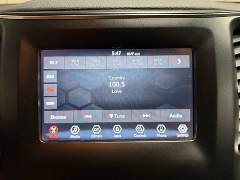 Used 2021 Jeep Cherokee Latitude Plus FWD image 38