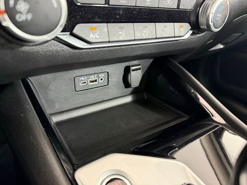 Used 2024 Nissan Altima 2.5 SV image 23