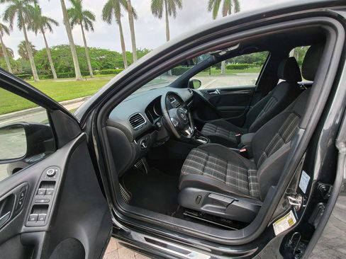Used 2014 Volkswagen GTI Wolfsburg Edition FWD image 4