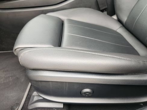 Used 2025 Mercedes-Benz CLA 250 image 28