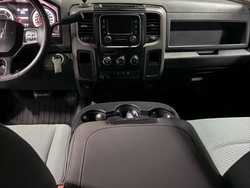 Used 2018 RAM 2500 Tradesman w/ Chrome Appearance Group AWD/4WD image 9