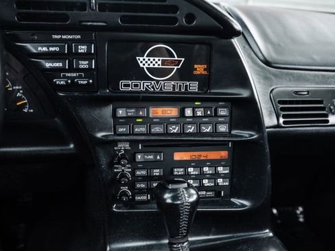 Used 1994 Chevrolet Corvette Coupe RWD image 16