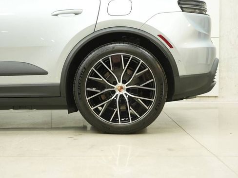 New 2026 Porsche Macan 4 Electric AWD/4WD image 39