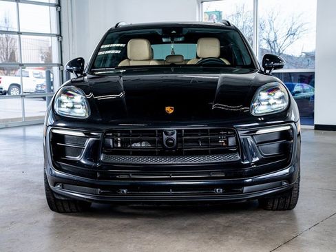 Used 2023 Porsche Macan image 3